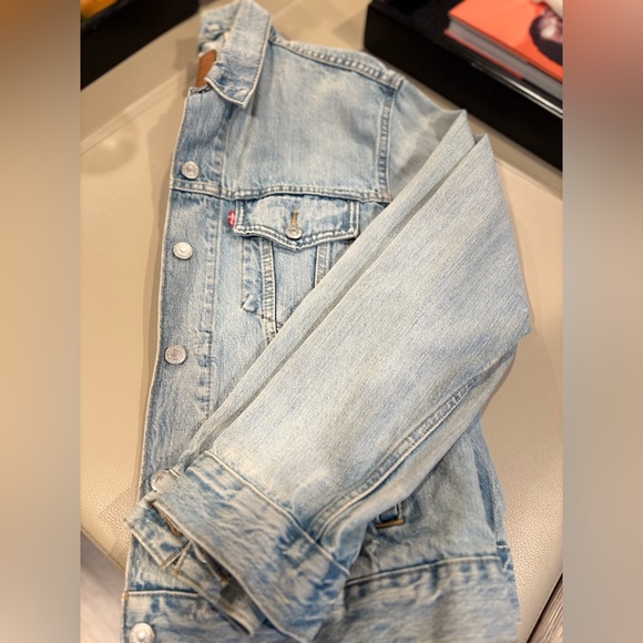 Levi's Blue Denim Jacket with Tan Patch - Picture 4 of 4